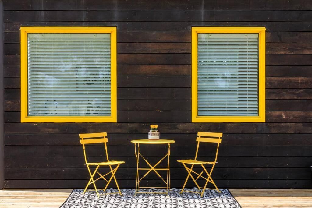 New The Yellow Beacon-Luxury Shipping Container Fredericksburg Exterior photo